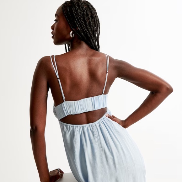 Abercrombie & Fitch Crinkle Texture Maxi Dress - Picture 2 of 4
